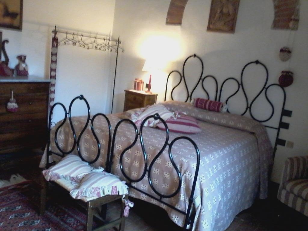 Cisterna Nel Borgo Hotel Castiglione d'Orcia Room photo